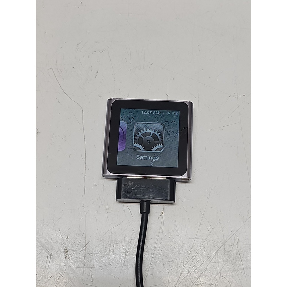 Apple 6th Generation iPod Nano in Silver with 8 GB - Tested‎